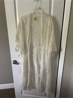 AMAYA Ivory Lace Kimono Cover-Up
